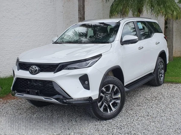 TOYOTA HILUX SW4 SRX Diamond 2.8 Turbo Diesel 4×4 0KM ou R$400.000,00 NO PIX!